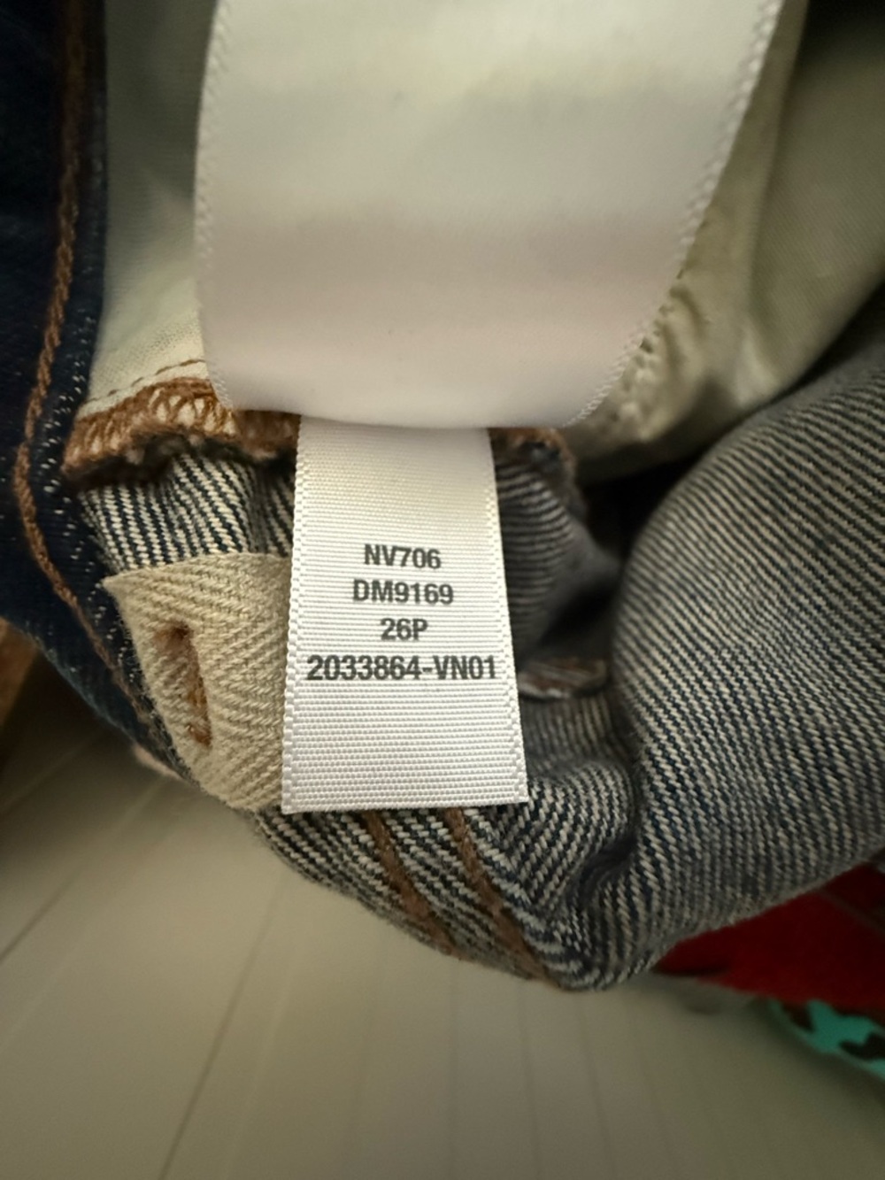 Madewell Darted Barrel-Leg Jeans in Danver Wash – Size 26P – Like New - Picture 11 of 12